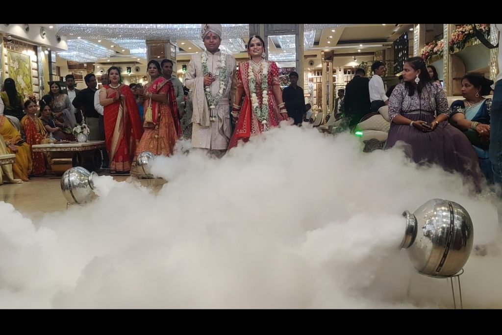 groom and bridal fog & smoke entry